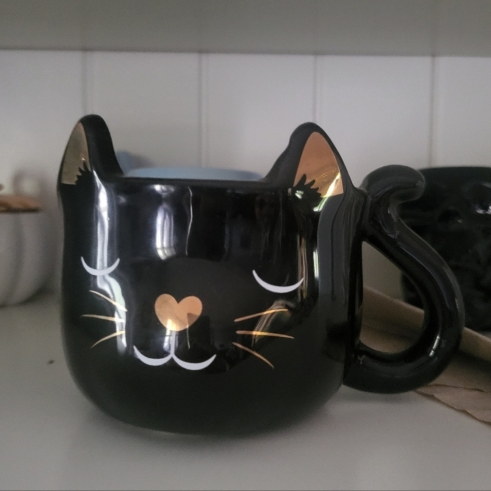 Charming Black Cat Mug with Gold Details